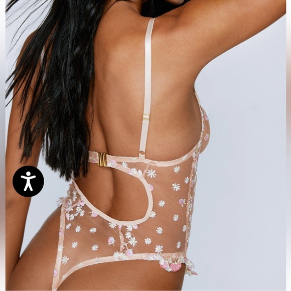 Boohoo - Strawberry Ruffle Bustier - S - Picture 3 of 4